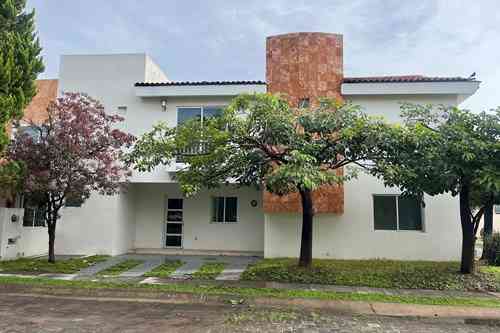 casa en venta monarquia sur fracc jardin real zapopan jalisco pto3gjJ